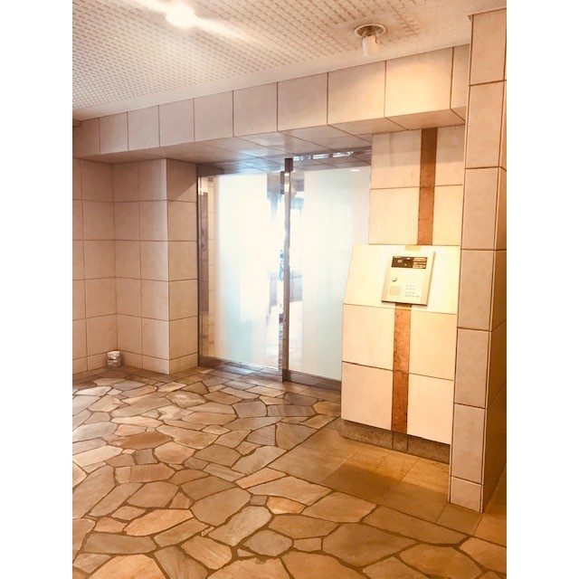 17/21 エントランス