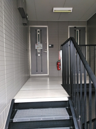 18/21 エントランス