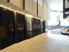 16/16 エントランス