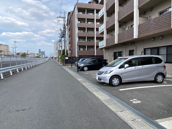 18/19 駐車場