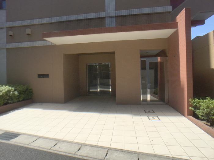 18/18 エントランス