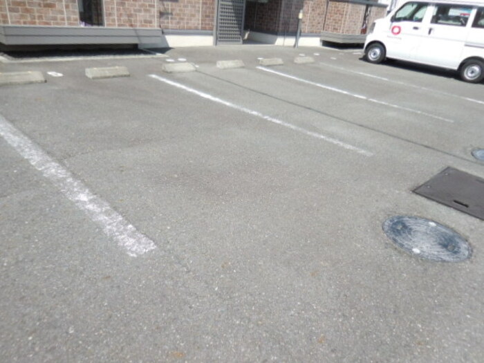 14/17 駐車場