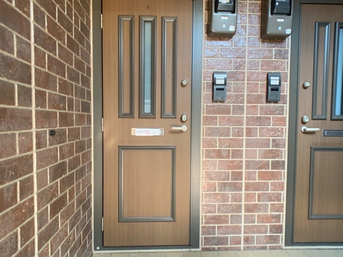 19/27 エントランス