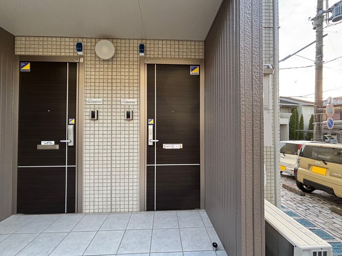 19/23 エントランス