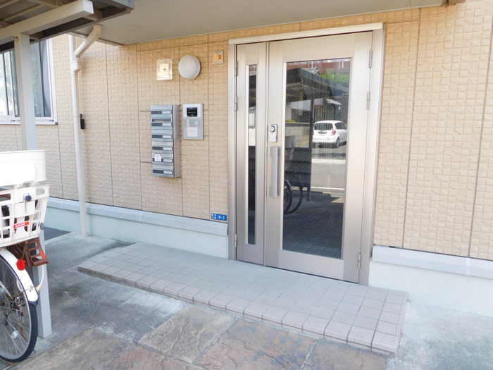 15/18 エントランス