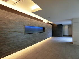 5/5 エントランス