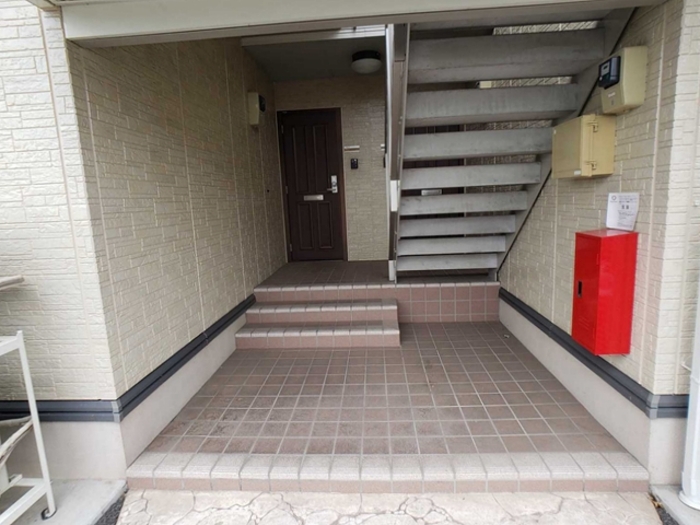 19/28 エントランス