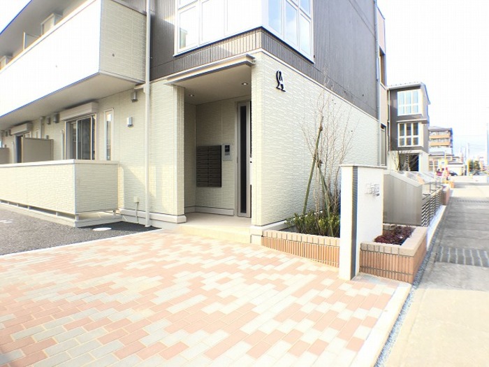 19/28 エントランス