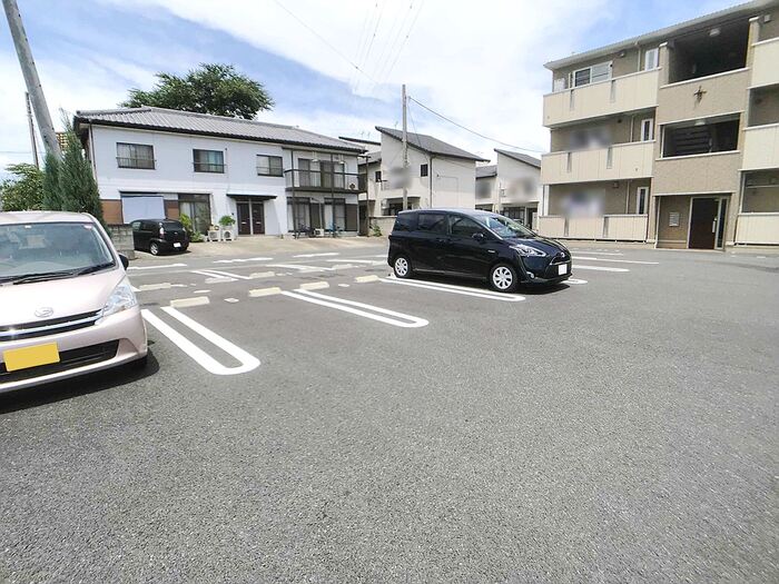 16/23 駐車場