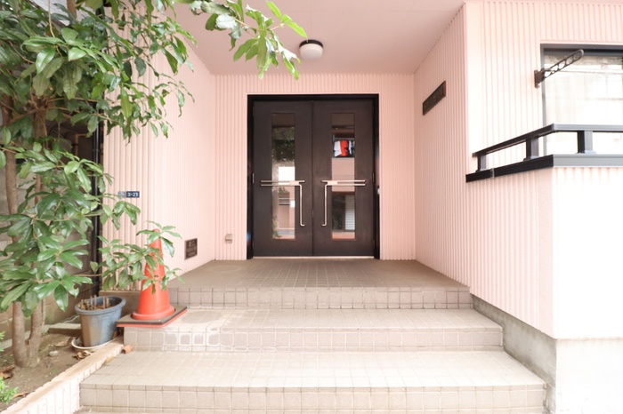 14/15 エントランス