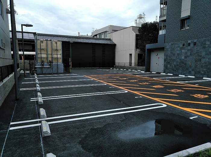 18/21 駐車場