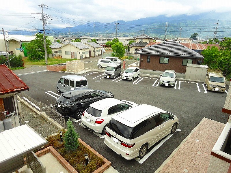 14/20 駐車場