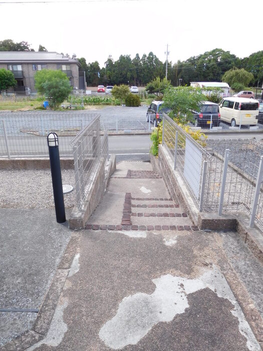 18/21 エントランス