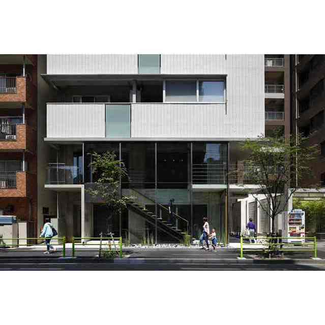 20/20 エントランス