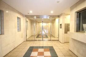 16/17 エントランス