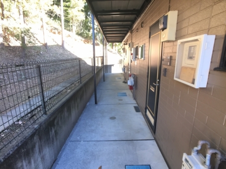 19/27 エントランス