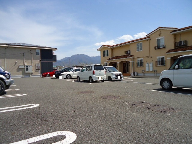 14/20 駐車場