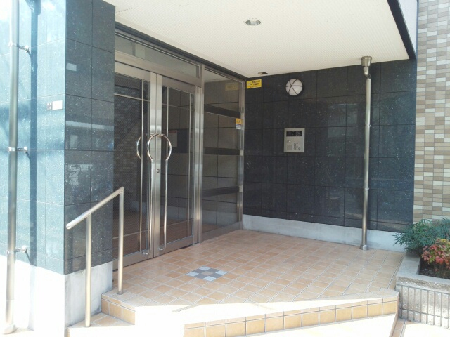 14/20 エントランス