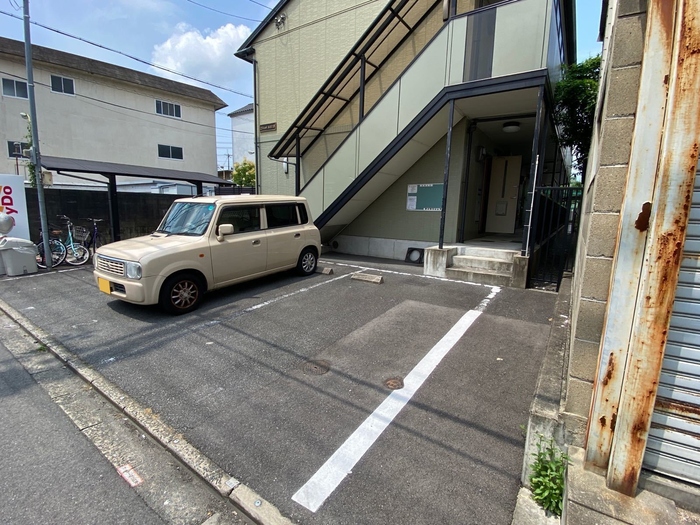 18/18 駐車場