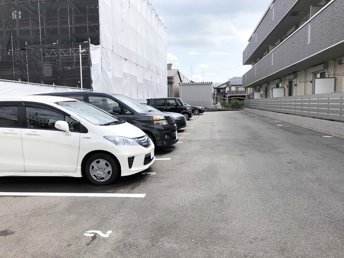 20/20 駐車場