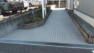 14/15 エントランス