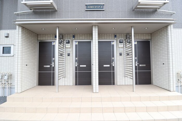 18/20 エントランス