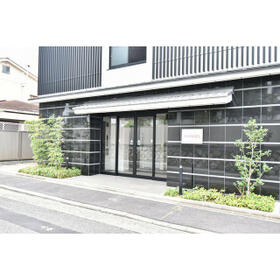 16/16 エントランス