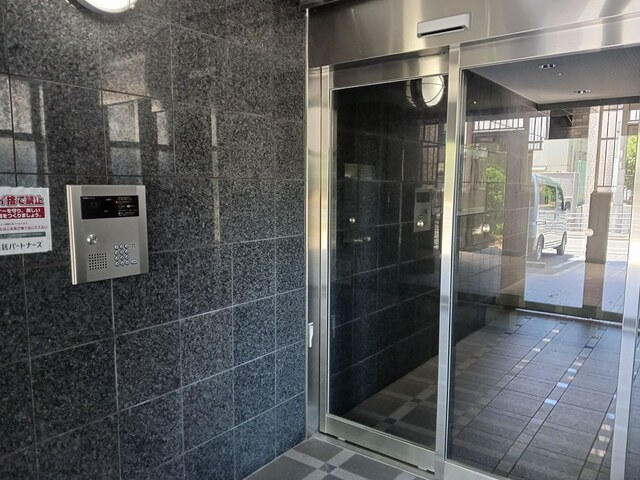 14/20 エントランス