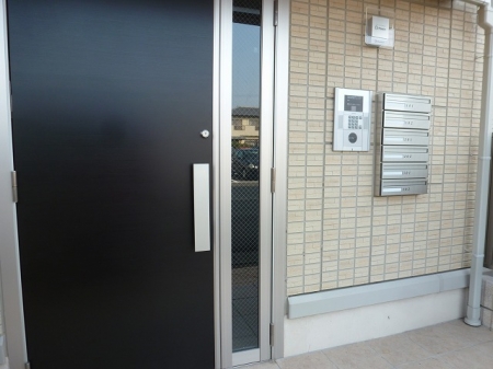 16/19 エントランス