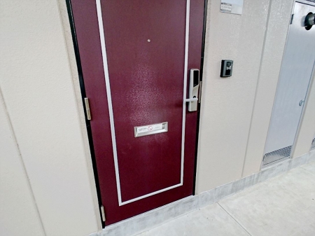 17/27 エントランス