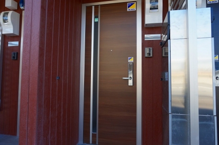 19/23 エントランス