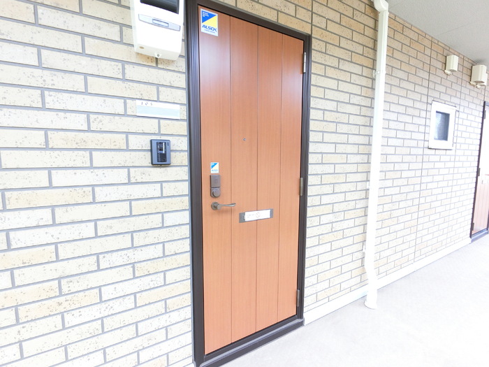 18/27 エントランス