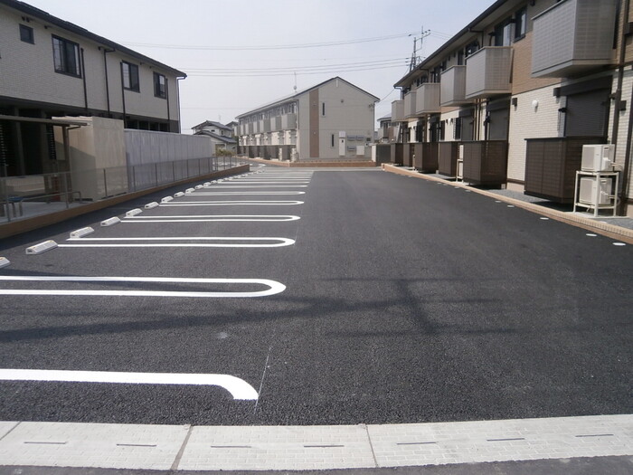 18/28 駐車場