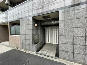 14/15 エントランス