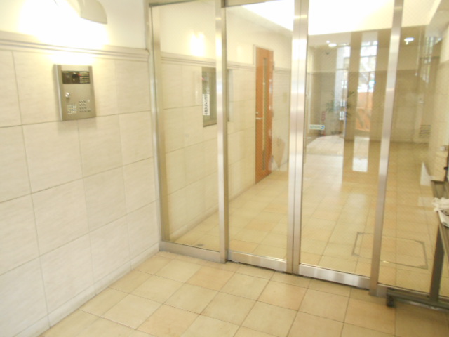 22/30 エントランス