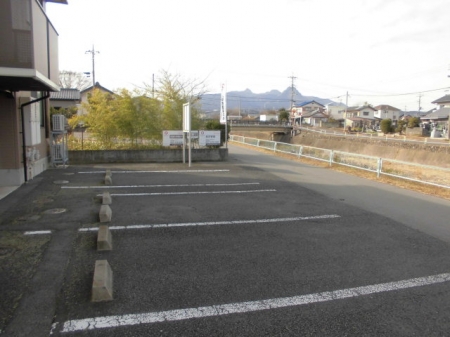 16/18 駐車場