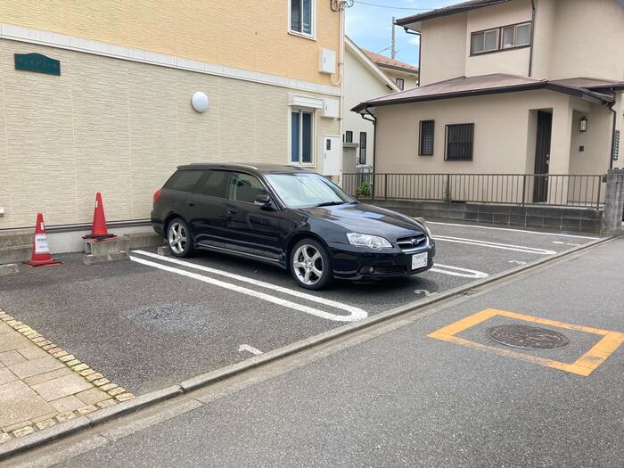 16/16 駐車場