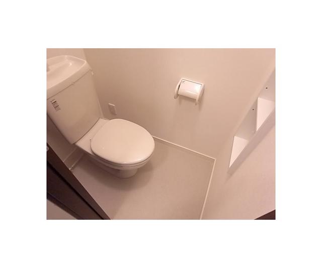 27/29 トイレ