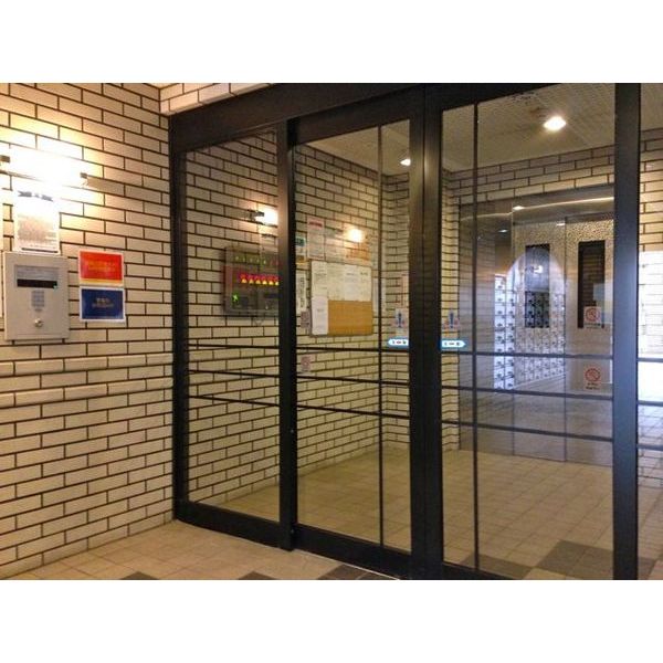 2/2 エントランス