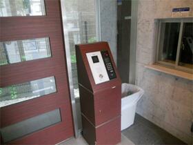 13/15 エントランス