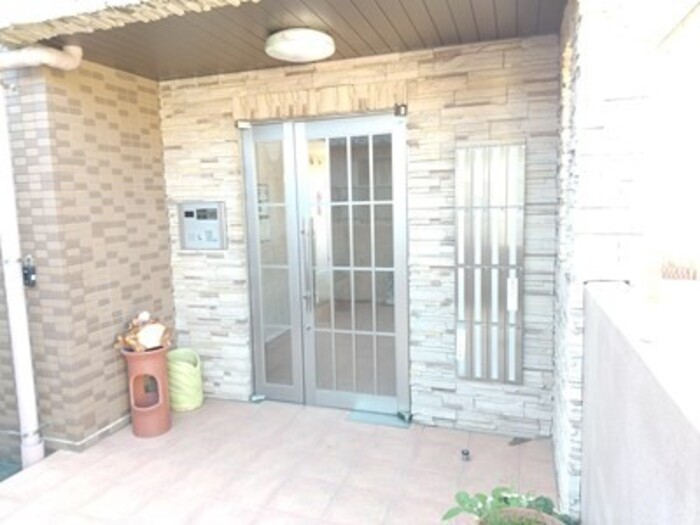 2/5 エントランス