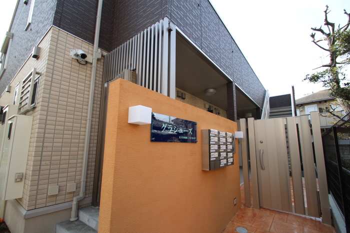 16/19 エントランス