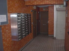 16/16 エントランス