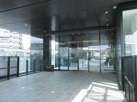 16/16 エントランス