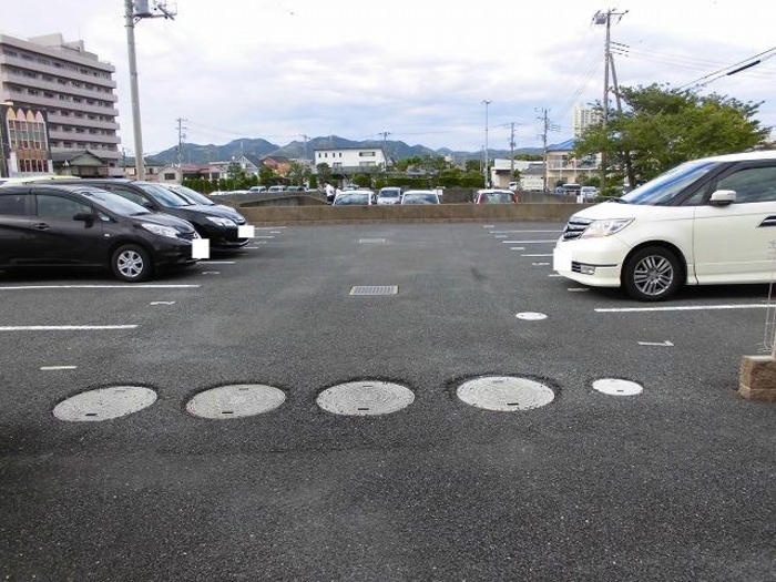 3/3 駐車場