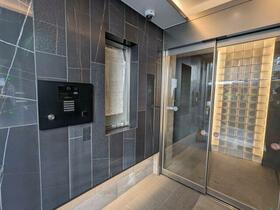 16/16 エントランス