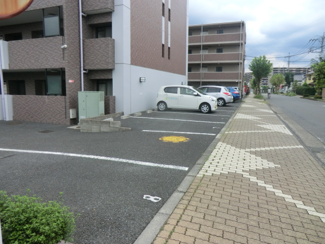 22/30 駐車場