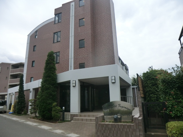 21/30 エントランス