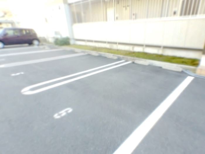 17/30 駐車場