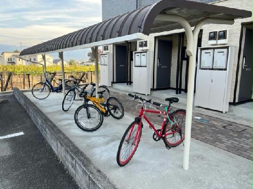 13/19 エントランス